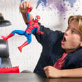 Miniatyrbillede 5 af 6: Spider-Man 30 cm actionfigur, Titan-serien, superhelteleget�j til b�rn, Marvel Spider-Man, alder 4+