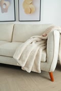 Miniatyrbillede 2 af 5: Blød Beige Pels-look Plaid 130x170 cm