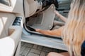 Pikkukuva 6 / 10: Velour-automatot: Lancia Ypsilon III hatchback (2011-) beige