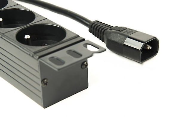 Gembird EG-PDU-014-FC14 virranjakoyksikkö (PDU) 8 AC-pistorasiaa 1U musta