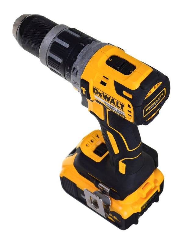 COMBO-sarja 18 V DCD796. DCG405 + 2 x 5,0 Ah DCK208