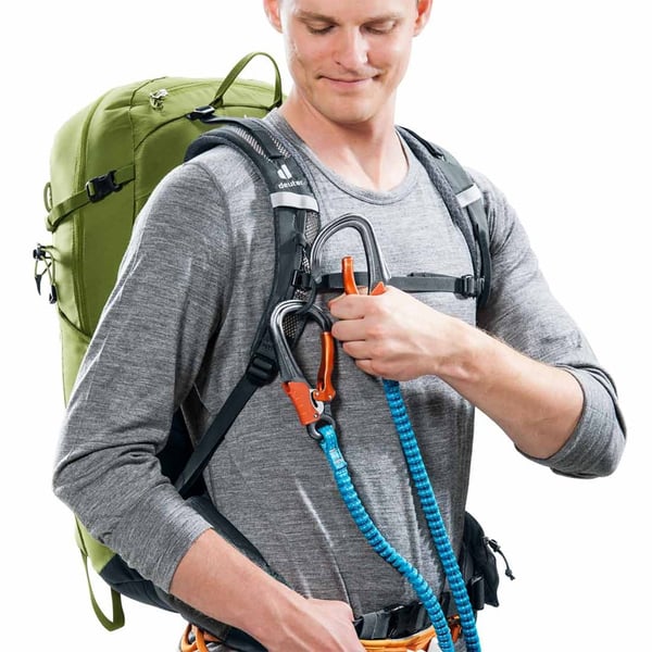 Deuter Trail Pro 33 musta-liuskekivi vaellusreppu
