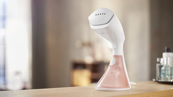 Philips 8000 -sarja GC801/10 vaatehöyrystin 0,23 l 1600 W Vaaleanpunainen. Valkoinen