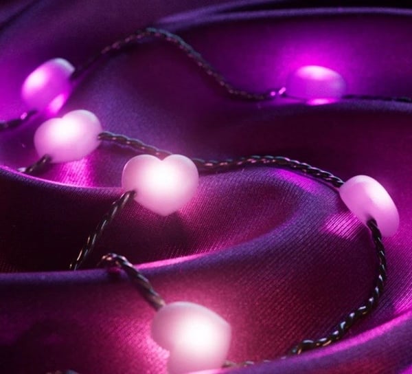 Twinkly Candies – 100 stearinlysformede RGB LED-lys. Grønt kabel. USB-C