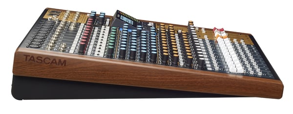 Tascam MODEL 16 lydmixer 16 kanaler 20 - 30000 Hz Sort, Guld, Træ