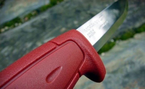 Morakniv BASIC kniv 511 - Kolstål - Röd