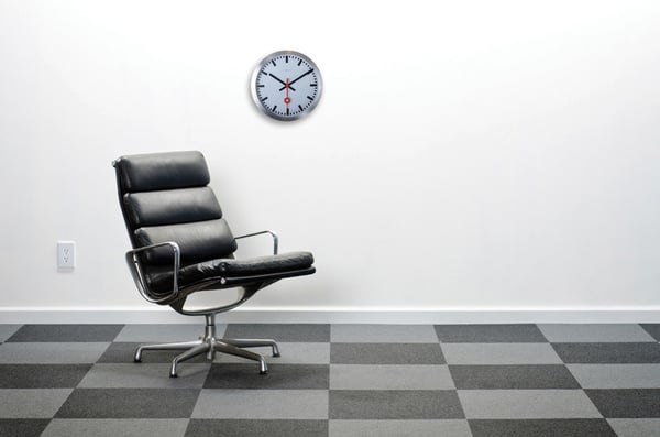 NeXtime NE-3999AR vægur diameter 35 cm, børstet aluminium, 'Station'