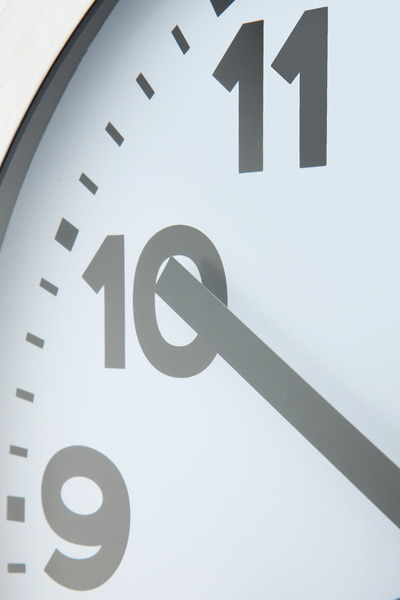 NeXtime NE-3999AR vægur diameter 35 cm, børstet aluminium, 'Station'