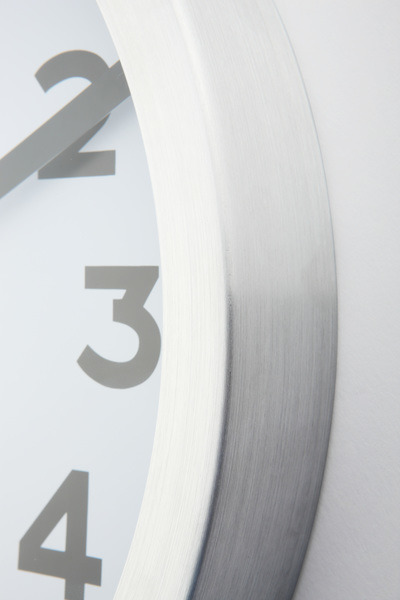 NeXtime NE-3999AR vægur diameter 35 cm, børstet aluminium, 'Station'