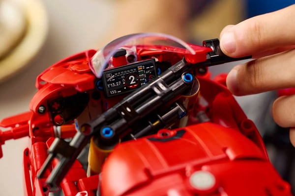 LEGO TECHNIC 42202 Ducati Panigale V4 S Motorcykel