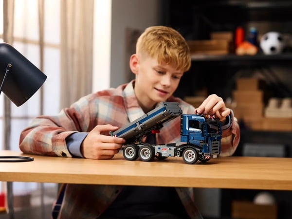 LEGO TECHNIC 42203 Kippiauto