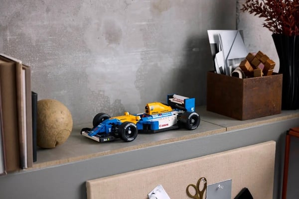 LEGO ICONS 10353 Williams Racing FW14B ja Nigel Mansell