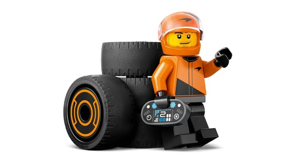 LEGO CITY 60442 F1-förare med McLaren-racerbil