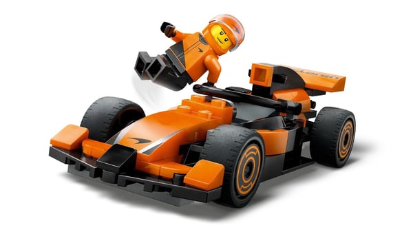 LEGO CITY 60442 F1-förare med McLaren-racerbil