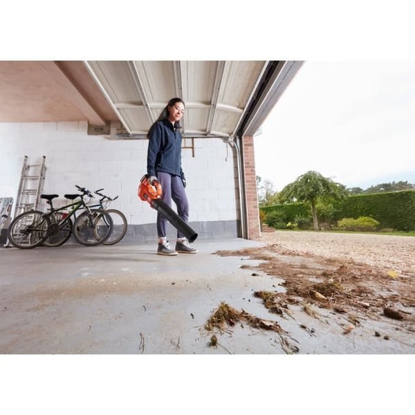 BLACK+DECKER BCBL200L-QW Akku-aksialblæser - 18V - 2Ah - Luftstrøm på 580m3/t + 1 x 18V - 2Ah batteri + 1 x 2Ah oplader