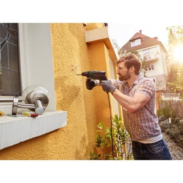 Bosch Sladdborrhammare - UniversalImpact 800 (800W. 14 mm betong. 30 mm trä. Levereras med tillbehör)