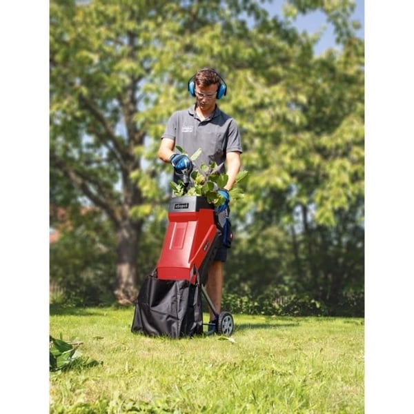 SCHEPPACH 2400 W - 45L puutarhasilppuri (toimitetaan kahden keräyspussin kanssa) GS55