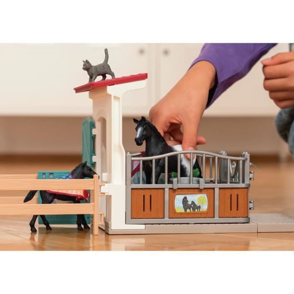 Hesteboks med hoppe og føl. Schleich-boks med 34 elementer inkluderet inklusive 2 Schleich-heste. Figurboks til