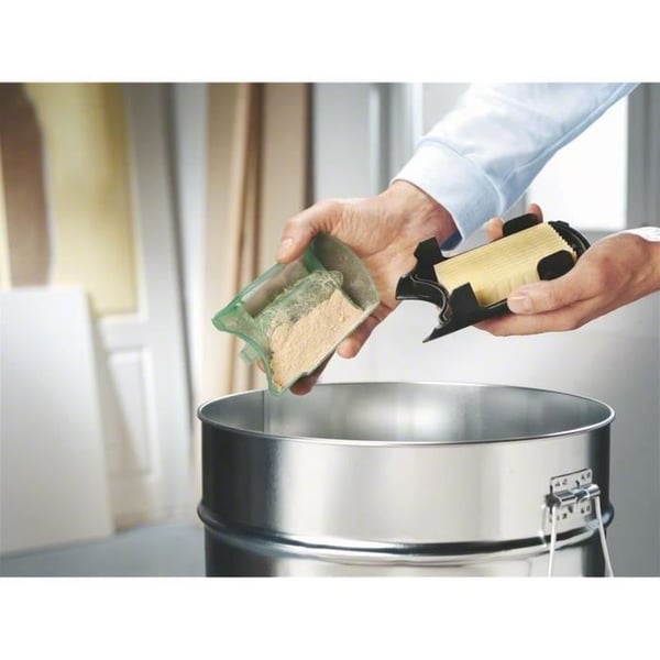 Bosch PSS 200 A -epäkeskohiomakone (toimitetaan muovikotelossa, mukana yksi P120-hiomapaperi)