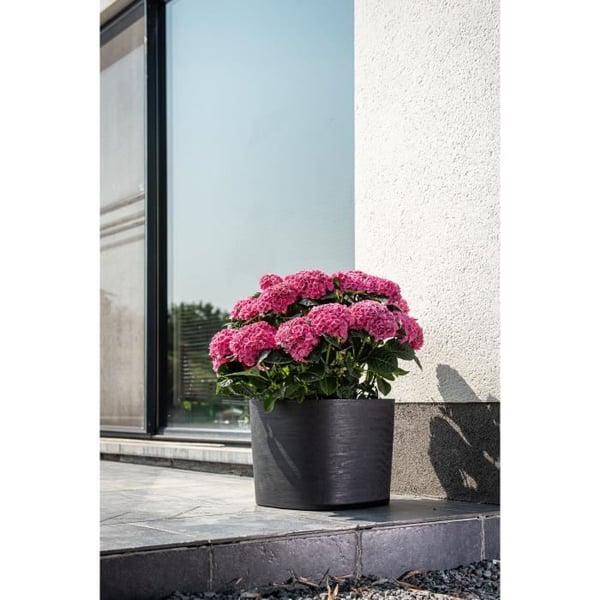 Kruka med vattenreserv - GARDEN ID Respect - Svart-Ant 20 x 20 cm - 100 % hushållsavfall - 100 % återvinningsbar - Strukturerad yta.