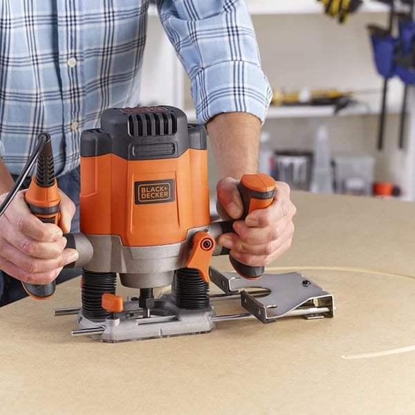 BLACK+DECKER 1200W ledningsbaseret router (leveres med 7 tilbehør) - KW1200E-QS