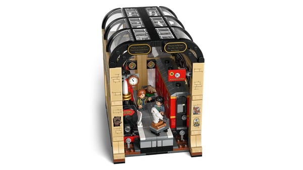 LEGO HARRY POTTER 76450 Bokvrå: Hogwarts Express