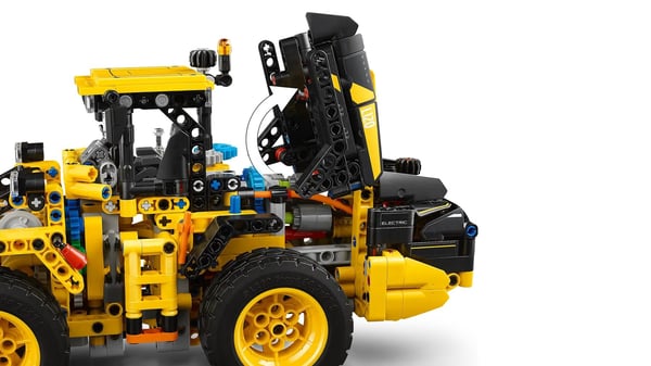 LEGO TECHNIC 42209 Volvo L120 Elhjullastare