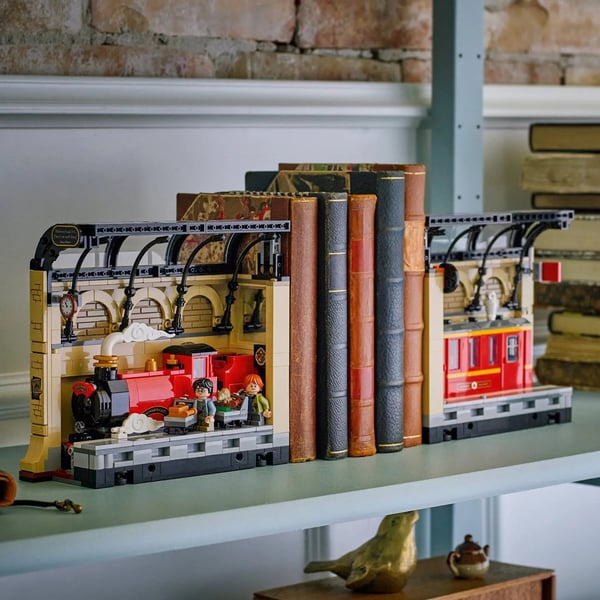 LEGO HARRY POTTER 76450 Bokvrå: Hogwarts Express