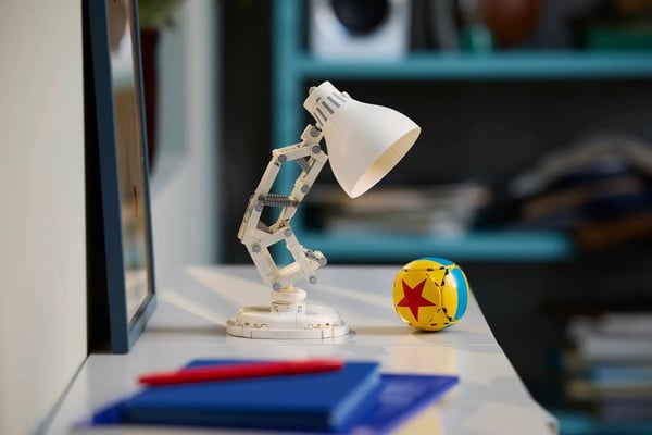LEGO IDÉER 21357 Disney Pixar Luxo Jr.