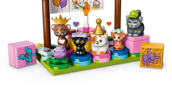 LEGO FRIENDS 42666 Kattefødselsdagsfest og træhus