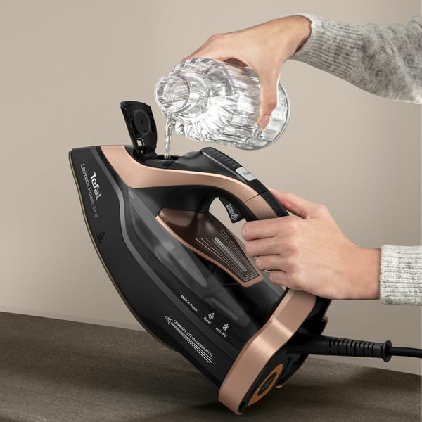 Tefal Ultimate Power Pro FV9E50 Dry & Dampstrygejern Durilium AirGlide Autoclean sålplade 3200 W Sort. Kobber