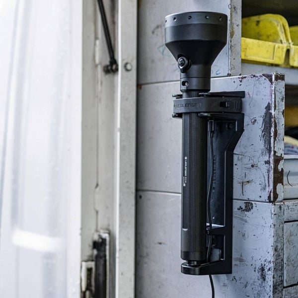 Ledlenser P21R svart handledsficklampa
