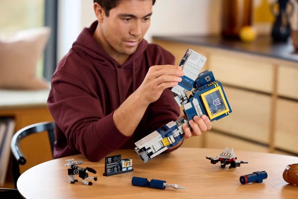 LEGO ICONS 10358 Transformers: Lydbølge