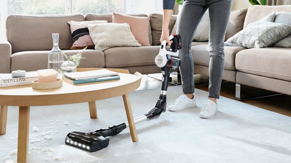 Bosch BSS711W varsi-imuri/sähköharja Akku, kuiva, pölypussiton, 0,3 l, musta, hopea, valkoinen