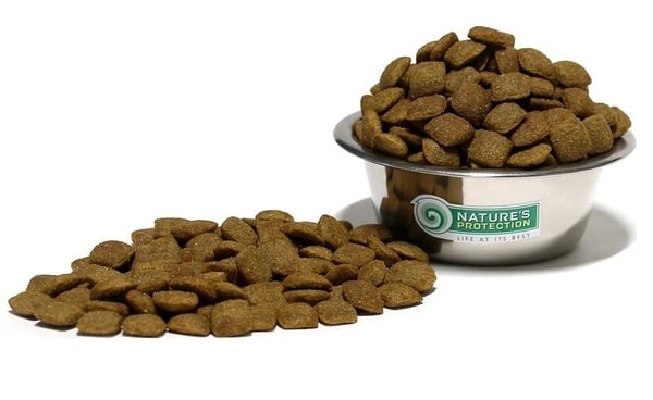 NATURE'S PROTECTION Vuxen lamm - torrfoder för hundar - 12 kg