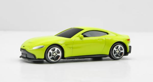 VN Leksaker Autot Cars metalli 1:64 Aston Martin 2018 Keltainen 3036