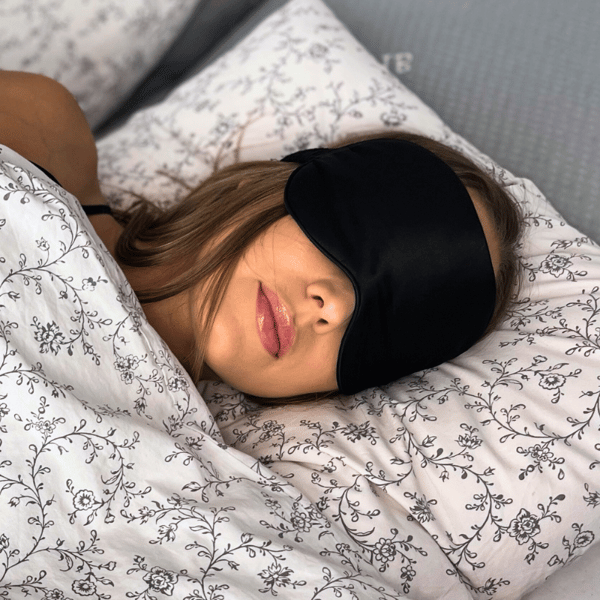 Sidenögonmask bekväm för sömn - svart