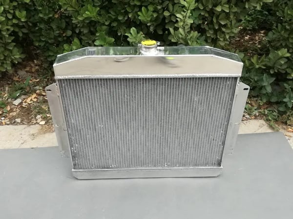 Aluminiumkøler, kerne størrelse 450 mm x 648 mm x 62 mm, øverste udløb 38 mm, nederste udløb 45 mm, kompatibel med Mercury W/Chevy 350 5.7 V8
