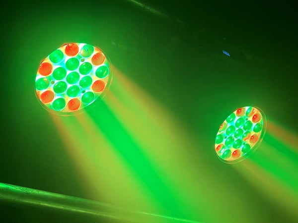 Bevægelseshovedlys, RGBW farveblanding, DMX kontrol,EU stik