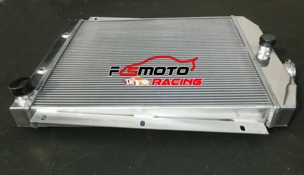 Radiator, Aluminium, Kerne Størrelse 19-3/8" x 20-3/4" x 2", Samlet Størrelse 22-1/2" x 25-1/2" x 4-1/2", Øverste Indløb 1-1/2", Nederste Udløb 1-3/4"