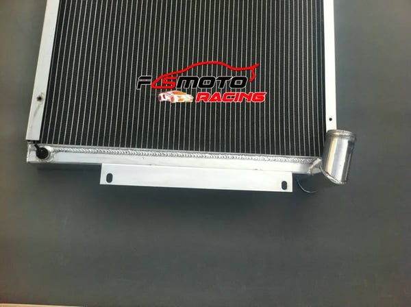 Aluminium Radiator, Kerne Størrelse 558mm x 548mm x 56mm, Kompatibilitet til International Scout II & Pickup V8, Forbedret Kølekapacitet 30%