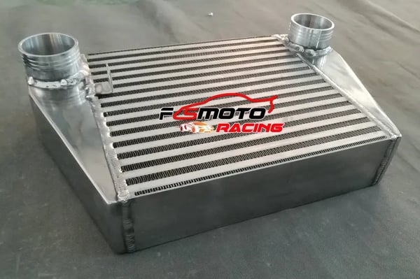Intercooler, 80mm kerne størrelse, 320mm x 298mm x 80mm dimensioner, 468mm x 302mm x 119mm samlet størrelse, 70mm indløbs/udløbs størrelse