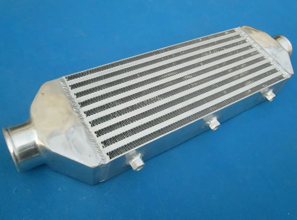 Intercooler, 400mm x 155mm x 60mm, Indløbsdiameter 59mm, Hele i aluminium, Universel kompatibilitet, Bar & Plate design