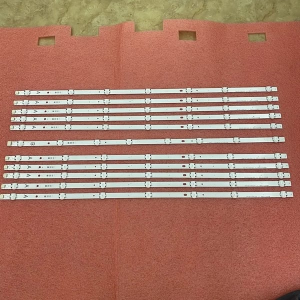 LED baggrundsbelysningsstrimler, 710 mm længde, kompatible med flere TV-modeller, 100.000 timers levetid, DC 3V strøm