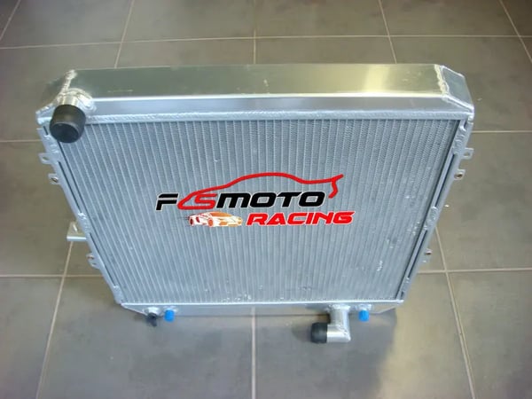Radiator, aluminiumkonstruktion, integreret olie køler, kerne 528mm x 427mm x 50mm, samlet 570mm x 540mm x 60mm