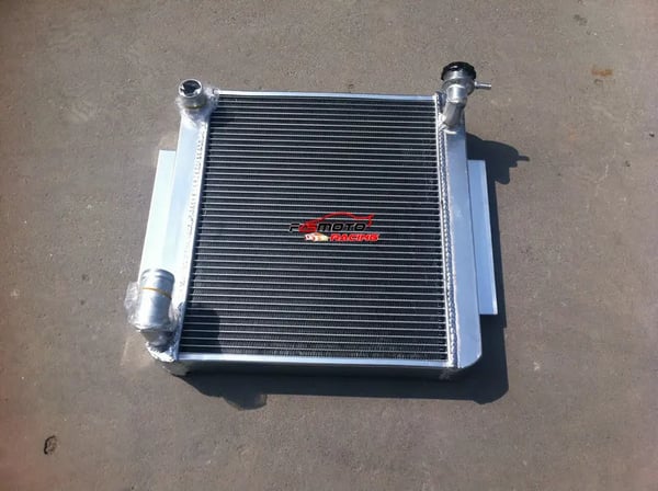 Radiator, Aluminium Materiale, Kerne Størrelse 340mm x 428mm x 56mm, Samlet Størrelse 435mm x 500mm x 150mm, Indløbs/Udløbs Størrelse 1.38 tommer