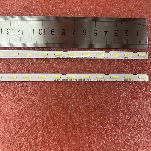 LED-nauha, yhteensopiva Samsung UN65RU7300F:n ja UE65RU7090U:n kanssa.