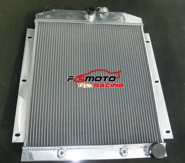 Radiator, Aluminium, Kerne Størrelse 19-3/8" x 20-3/4" x 2", Samlet Størrelse 22-1/2" x 25-1/2" x 4-1/2", Øverste Indløb 1-1/2", Nederste Udløb 1-3/4"