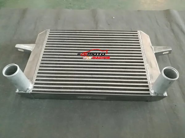 Intercooler, Aluminium Materiale, 70mm Tykkelse, Kompatibel med Ford RS Cosworth Sierra Sapphire 3 Døre, Forbedret Køleeffektivitet