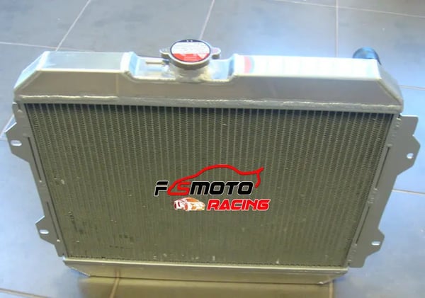 Aluminiumkøler til Toyota Corona, præcist tilpasset 1983-1987 modeller, optimeret køleeffektivitet, letvægts- og holdbart design.